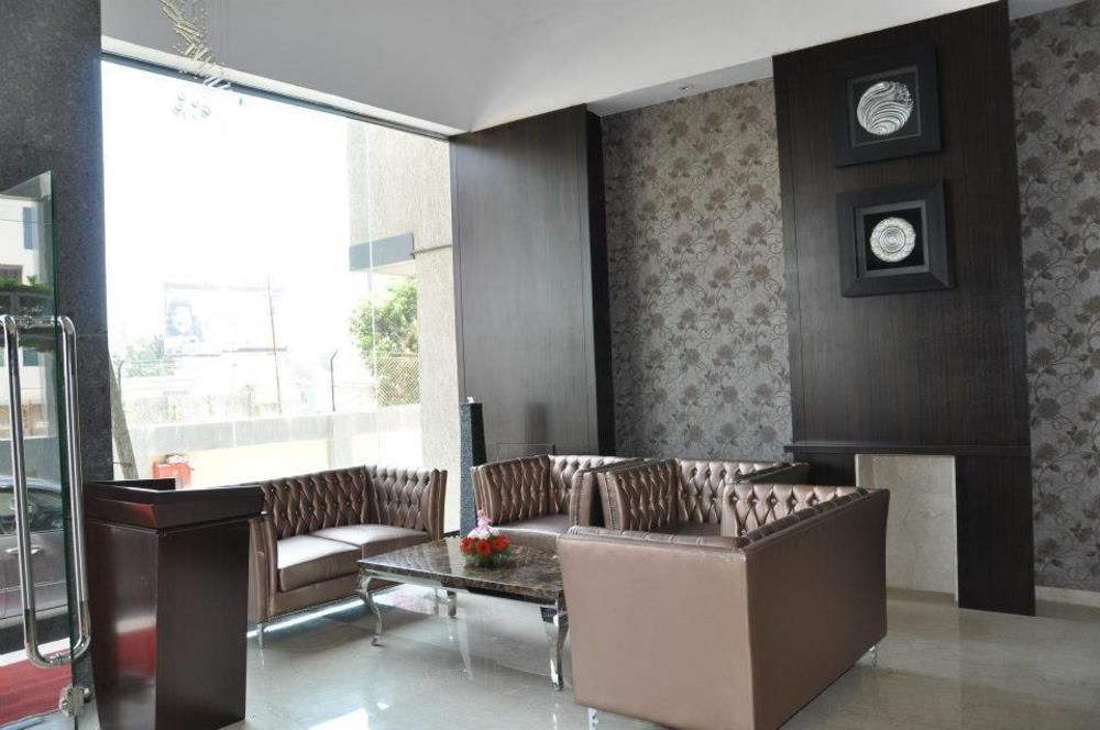 Pimpri-Chinchwad Hotel Lxia Hinjewadi - Indian Nationals Only מראה חיצוני תמונה