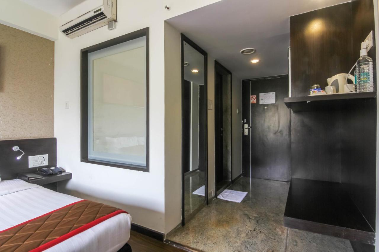 Pimpri-Chinchwad Hotel Lxia Hinjewadi - Indian Nationals Only מראה חיצוני תמונה