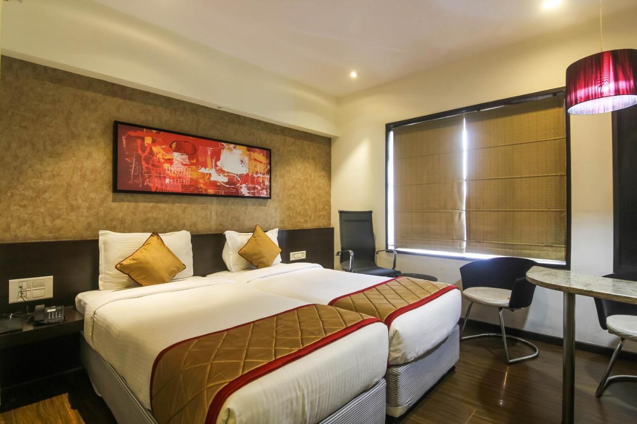 Pimpri-Chinchwad Hotel Lxia Hinjewadi - Indian Nationals Only מראה חיצוני תמונה