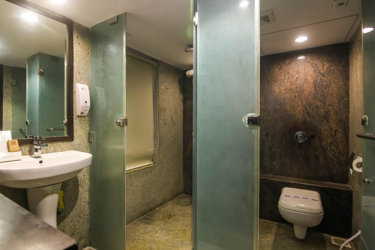 Pimpri-Chinchwad Hotel Lxia Hinjewadi - Indian Nationals Only מראה חיצוני תמונה