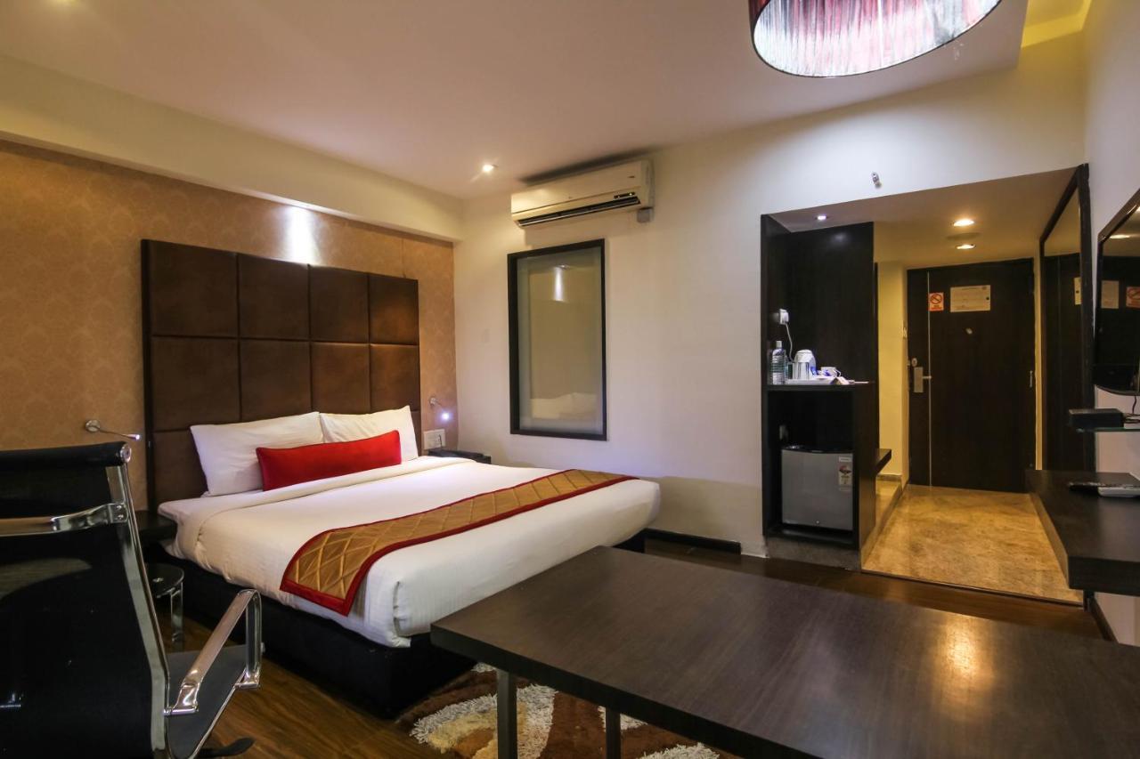 Pimpri-Chinchwad Hotel Lxia Hinjewadi - Indian Nationals Only מראה חיצוני תמונה