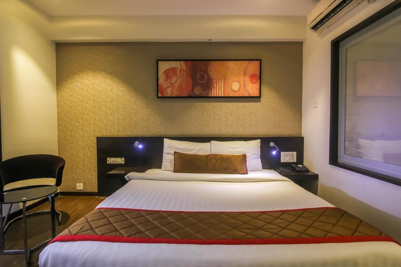 Pimpri-Chinchwad Hotel Lxia Hinjewadi - Indian Nationals Only מראה חיצוני תמונה