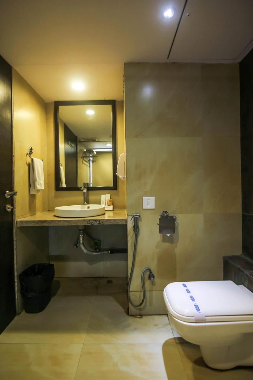 Pimpri-Chinchwad Hotel Lxia Hinjewadi - Indian Nationals Only מראה חיצוני תמונה