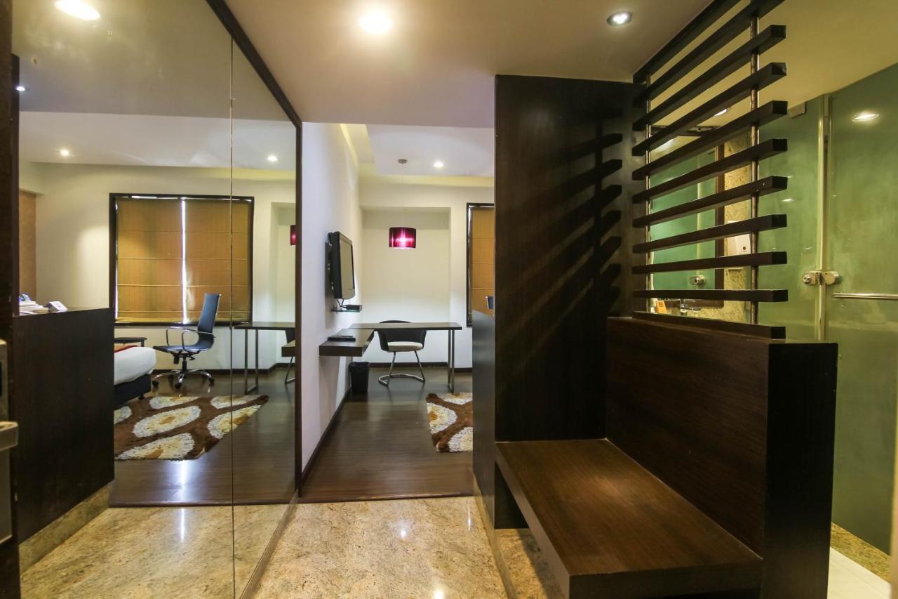 Pimpri-Chinchwad Hotel Lxia Hinjewadi - Indian Nationals Only מראה חיצוני תמונה