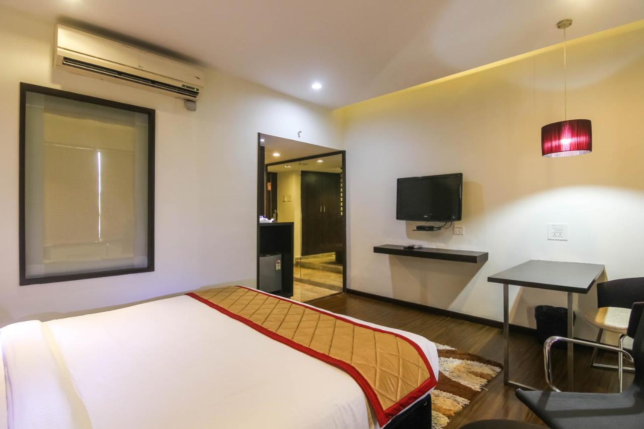 Pimpri-Chinchwad Hotel Lxia Hinjewadi - Indian Nationals Only מראה חיצוני תמונה